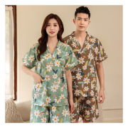 Bán Bộ Quần Áo Của Khách Hàng Spa Thư Giãn, Thẩm Mỹ Viện